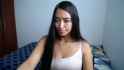 Ilauren online show from May 2026 06:27:01 PM