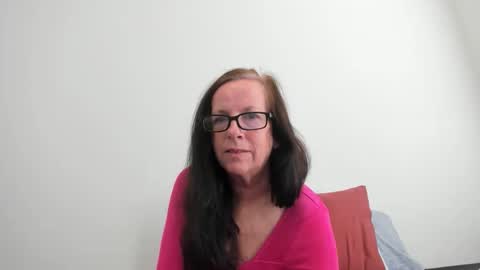 Wiggly Peach Goddess online show from February 2026 01:59:01 PM