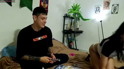 wildcouple online show from June 2026 04:42:02 AM
