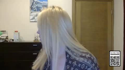 Alina online show from October 2025 01:43:02 PM