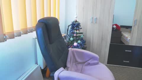 Snapshot of wildbea23 chatting on December 2024 11:52:02 AM Bea online show from December 2024 11:52:02 AM