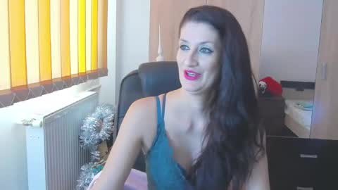 Snapshot of wildbea23 chatting on January 2025 06:42:01 AM Bea online show from January 2025 06:42:01 AM