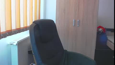 Snapshot of wildbea23 chatting on February 2025 12:17:02 PM Bea online show from February 2025 12:17:02 PM