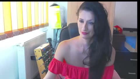 Snapshot of wildbea23 chatting on September 2025 07:01:01 AM Bea online show from September 2025 07:01:01 AM