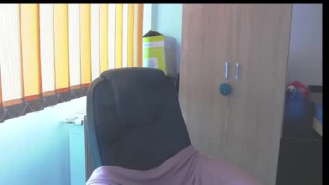 Snapshot of wildbea23 chatting on September 2025 07:13:02 AM Bea online show from September 2025 07:13:02 AM