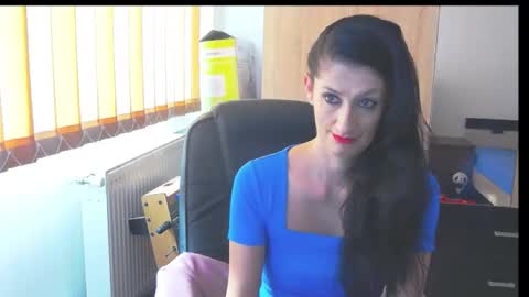 Snapshot of wildbea23 chatting on October 2025 06:19:01 AM Bea online show from October 2025 06:19:01 AM