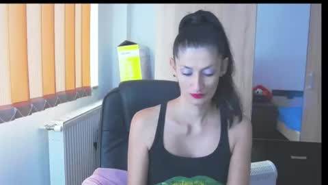 Snapshot of wildbea23 chatting on October 2025 07:28:01 AM Bea online show from October 2025 07:28:01 AM