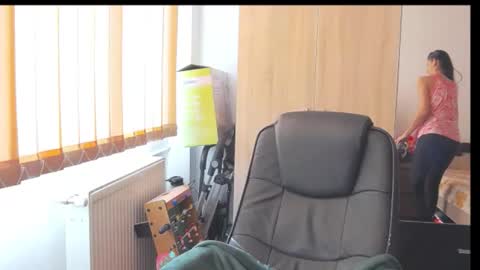 Snapshot of wildbea23 chatting on October 2025 07:08:01 AM Bea online show from October 2025 07:08:01 AM