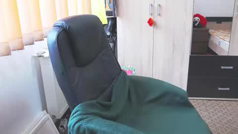 Snapshot of wildbea23 chatting on March 2026 08:20:01 AM Bea online show from March 2026 08:20:01 AM