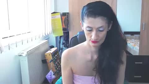 Snapshot of wildbea23 chatting on March 2026 08:31:02 AM Bea online show from March 2026 08:31:02 AM