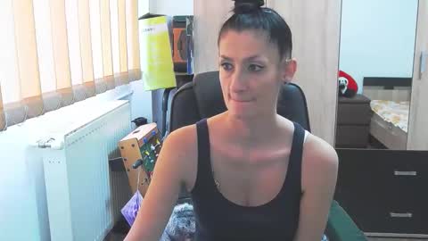 Snapshot of wildbea23 chatting on March 2026 07:45:02 AM Bea online show from March 2026 07:45:02 AM