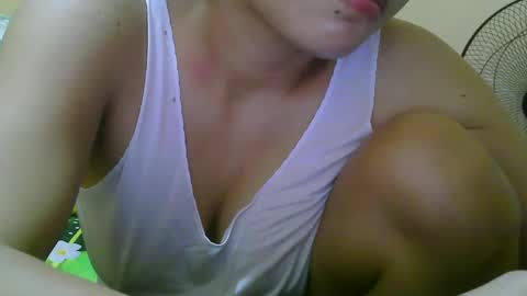 Snapshot of wildcamille chatting on January 2025 12:37:01 PM camille online show from January 2025 12:37:01 PM