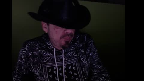 Snapshot of wildealexyz chatting on December 2024 02:07:02 AM WildeAlex online show from December 2024 02:07:02 AM