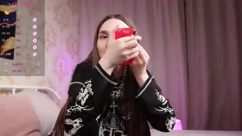 .. alice .. online show from November 2025 06:12:02 AM