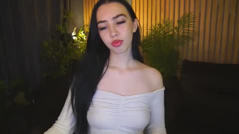 Alena online show from October 2025 05:52:01 AM