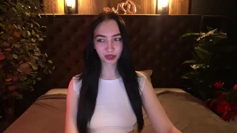 Alena online show from April 2026 06:06:01 AM