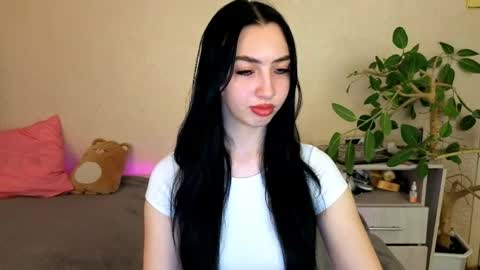 Alena online show from May 2026 06:43:02 AM