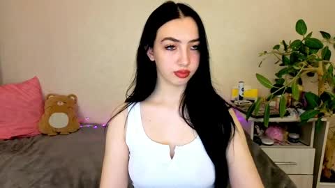 Snapshot of wildkittenx_ chatting on May 2026 05:27:02 AM Alena online show from May 2026 05:27:02 AM