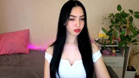 Snapshot of wildkittenx_ chatting on May 2026 05:13:01 AM Alena online show from May 2026 05:13:01 AM