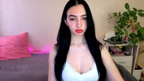 Snapshot of wildkittenx_ chatting on May 2026 05:25:02 AM Alena online show from May 2026 05:25:02 AM