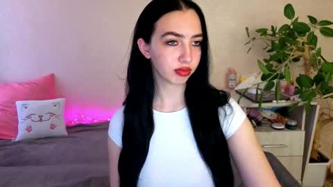 Snapshot of wildkittenx_ chatting on May 2026 05:02:02 AM Alena online show from May 2026 05:02:02 AM