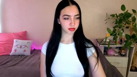 Snapshot of wildkittenx_ chatting on May 2026 04:20:02 AM Alena online show from May 2026 04:20:02 AM