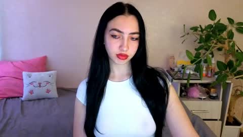 Snapshot of wildkittenx_ chatting on June 2026 04:14:02 AM Alena online show from June 2026 04:14:02 AM