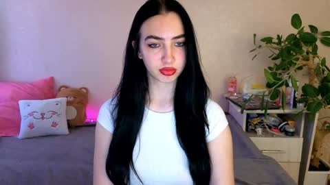 Snapshot of wildkittenx_ chatting on June 2026 05:03:02 AM Alena online show from June 2026 05:03:02 AM