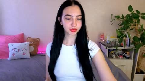 Snapshot of wildkittenx_ chatting on June 2026 06:52:02 AM Alena online show from June 2026 06:52:02 AM