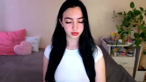 Snapshot of wildkittenx_ chatting on June 2026 04:06:01 AM Alena online show from June 2026 04:06:01 AM