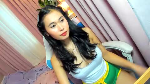 Snapshot of wildkittytrans chatting on November 2025 07:47:02 AM CHRISTINE online show from November 2025 07:47:02 AM