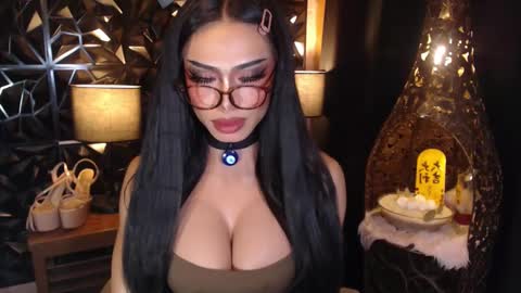 Snapshot of wildroxie chatting on March 2025 01:10:02 AM ROXIE online show from March 2025 01:10:02 AM