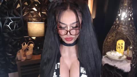 Snapshot of wildroxie chatting on March 2025 01:45:01 AM ROXIE online show from March 2025 01:45:01 AM