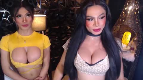 Snapshot of wildroxie chatting on March 2025 01:34:01 PM ROXIE online show from March 2025 01:34:01 PM