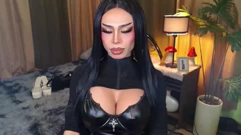 Snapshot of wildroxie chatting on September 2025 10:33:02 PM ROXIE online show from September 2025 10:33:02 PM