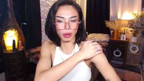 Snapshot of wildroxie chatting on October 2025 10:43:01 PM ROXIE online show from October 2025 10:43:01 PM