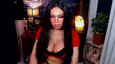 Snapshot of wildroxie chatting on January 2026 12:35:01 AM ROXIE online show from January 2026 12:35:01 AM