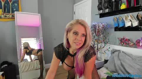 Snapshot of wildwifebarbie chatting on April 2026 03:50:02 PM Angelica 49 online show from April 2026 03:50:02 PM
