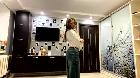 Olivia online show from February 2026 03:11:02 PM