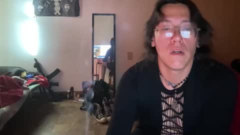 Snapshot of willlohne5 chatting on November 2025 08:53:02 PM Ville Lohner online show from November 2025 08:53:02 PM