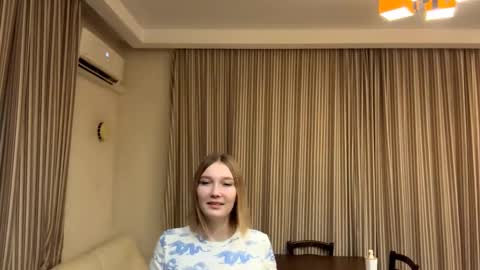 Snapshot of willowmucci chatting on October 2025 11:31:02 AM Nia online show from October 2025 11:31:02 AM