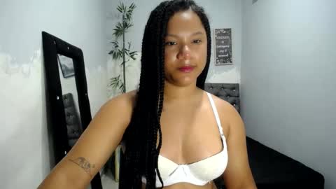 Snapshot of willowsweett chatting on June 2026 11:19:01 AM WIllow online show from June 2026 11:19:01 AM
