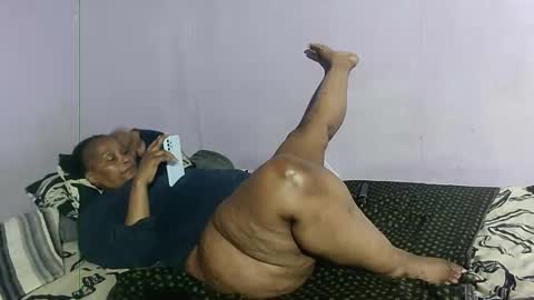 Snapshot of wilmaassylum chatting on January 2025 01:03:01 PM wilmaassylum online show from January 2025 01:03:01 PM