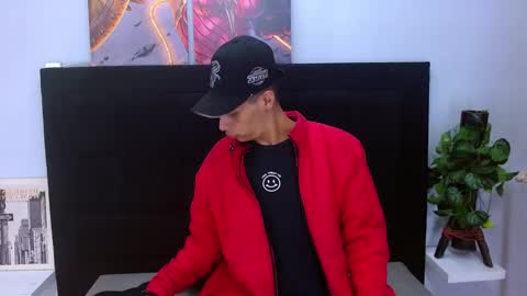 Snapshot of wiltom_ chatting on December 2025 07:19:02 PM Wiltom online show from December 2025 07:19:02 PM