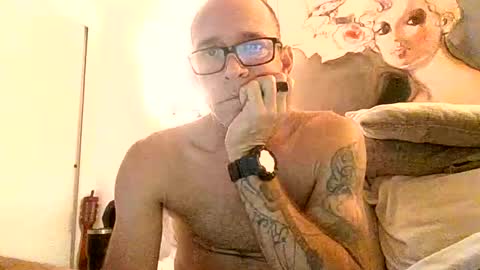 Snapshot of wingnutt765733498294 chatting on April 2026 06:51:02 AM wingnutt765733498294 online show from April 2026 06:51:02 AM