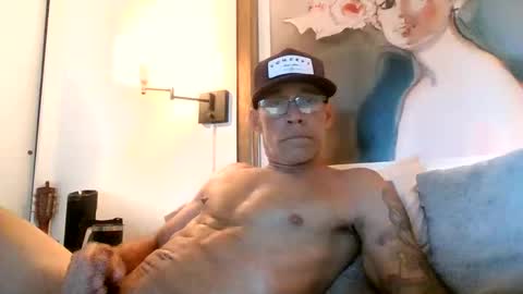 Snapshot of wingnutt765733498294 chatting on April 2026 04:23:01 PM wingnutt765733498294 online show from April 2026 04:23:01 PM