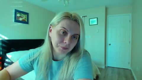 Snapshot of winter_miracle chatting on February 2026 11:11:02 PM Winter Miracle online show from February 2026 11:11:02 PM