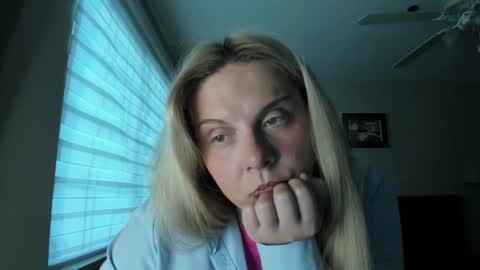 Snapshot of winter_miracle chatting on March 2026 12:17:02 AM Winter Miracle online show from March 2026 12:17:02 AM