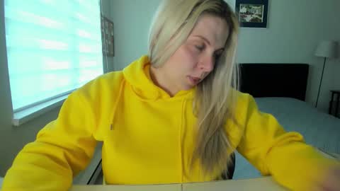 Snapshot of winter_miracle chatting on March 2026 08:45:02 PM Winter Miracle online show from March 2026 08:45:02 PM