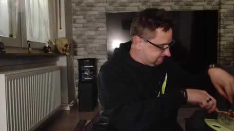 Snapshot of wirzwei8883 chatting on November 2025 08:30:01 PM Dirty online show from November 2025 08:30:01 PM